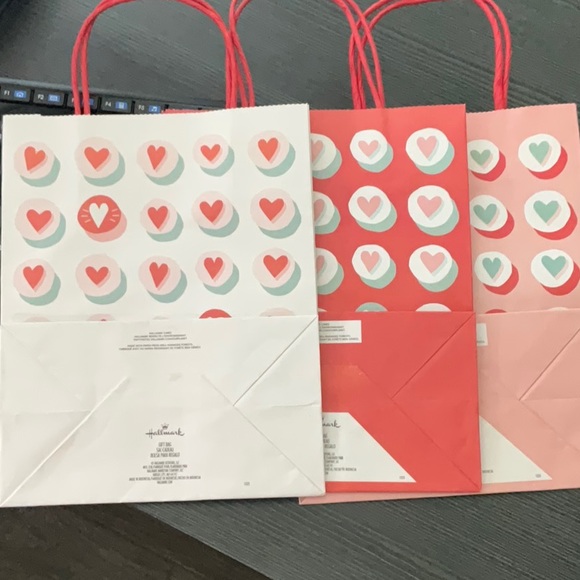 3 FOR $10 NIP Hallmark Valentine’s Day gift bags. - Picture 2 of 4